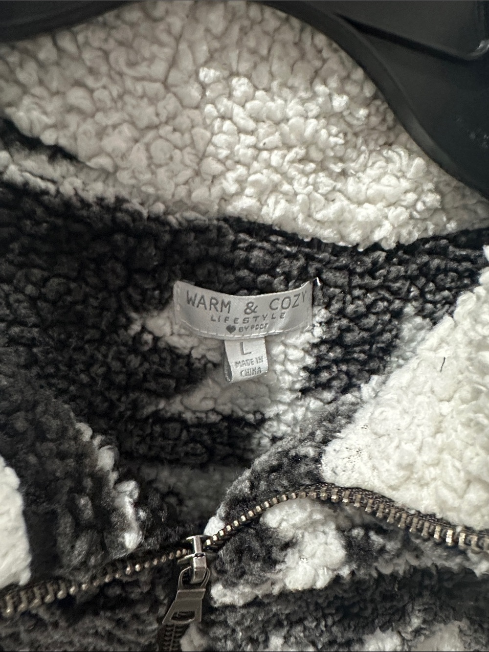 Cozy Black & White Sherpa Pullover Hoodie - Women - Picture 3 of 4